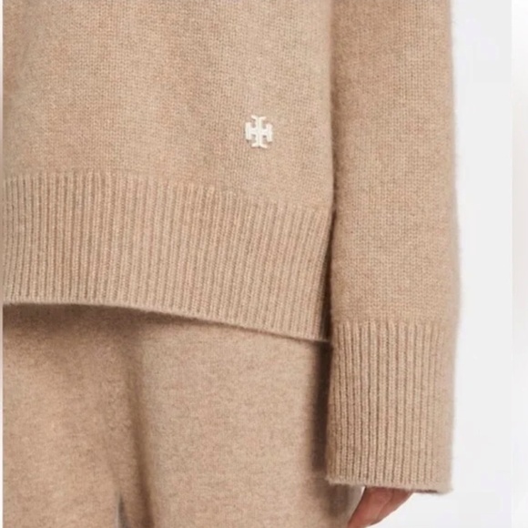 EUC! Tory Burch /Tory Sport Cashmere Relaxed Turtleneck - Size M - Picture 3 of 10